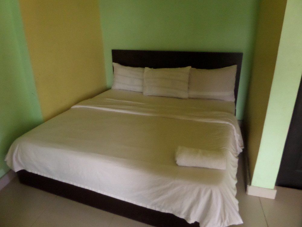 Flamingo Hotel Festac Town Экстерьер фото