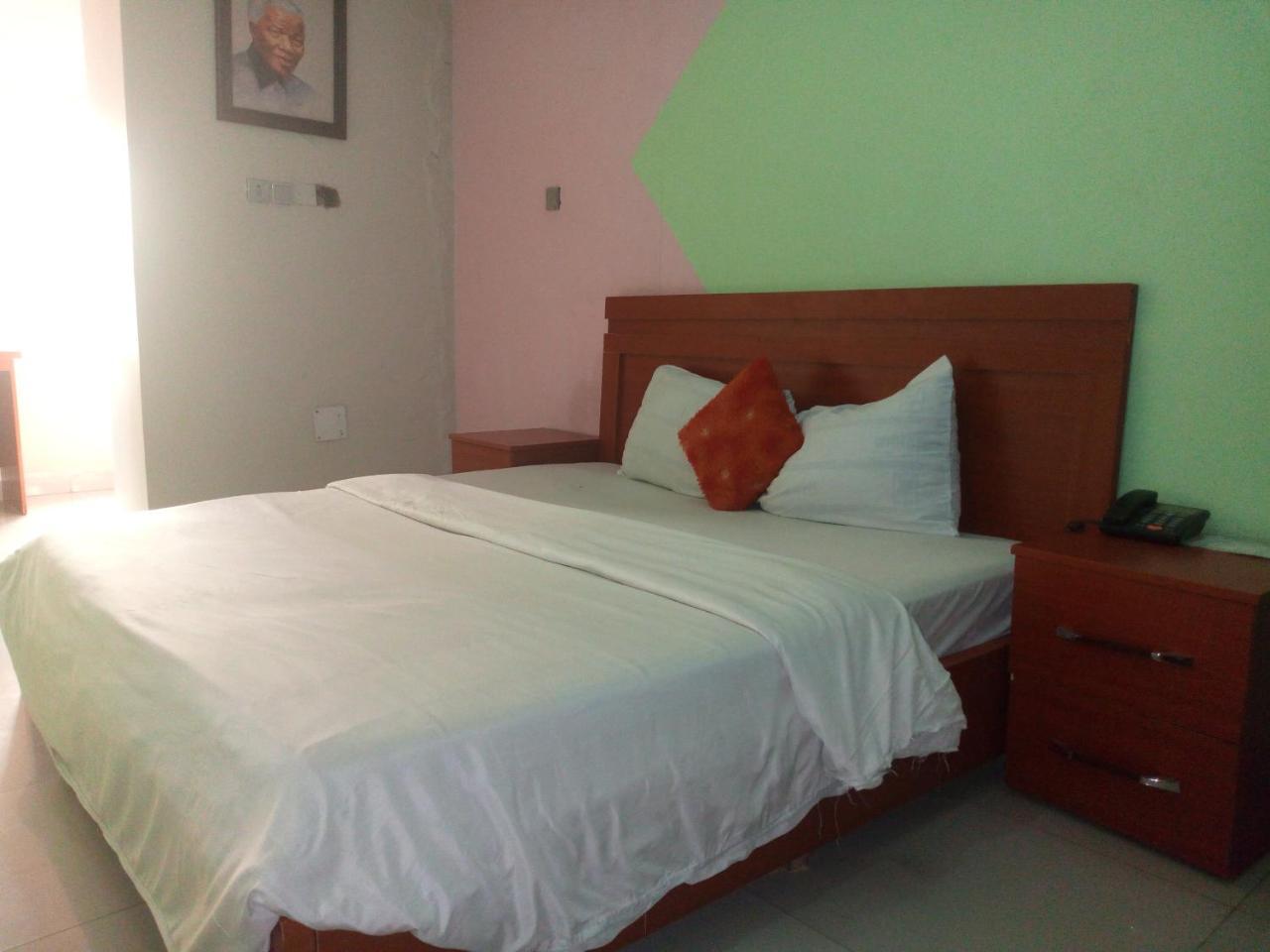 Flamingo Hotel Festac Town Экстерьер фото