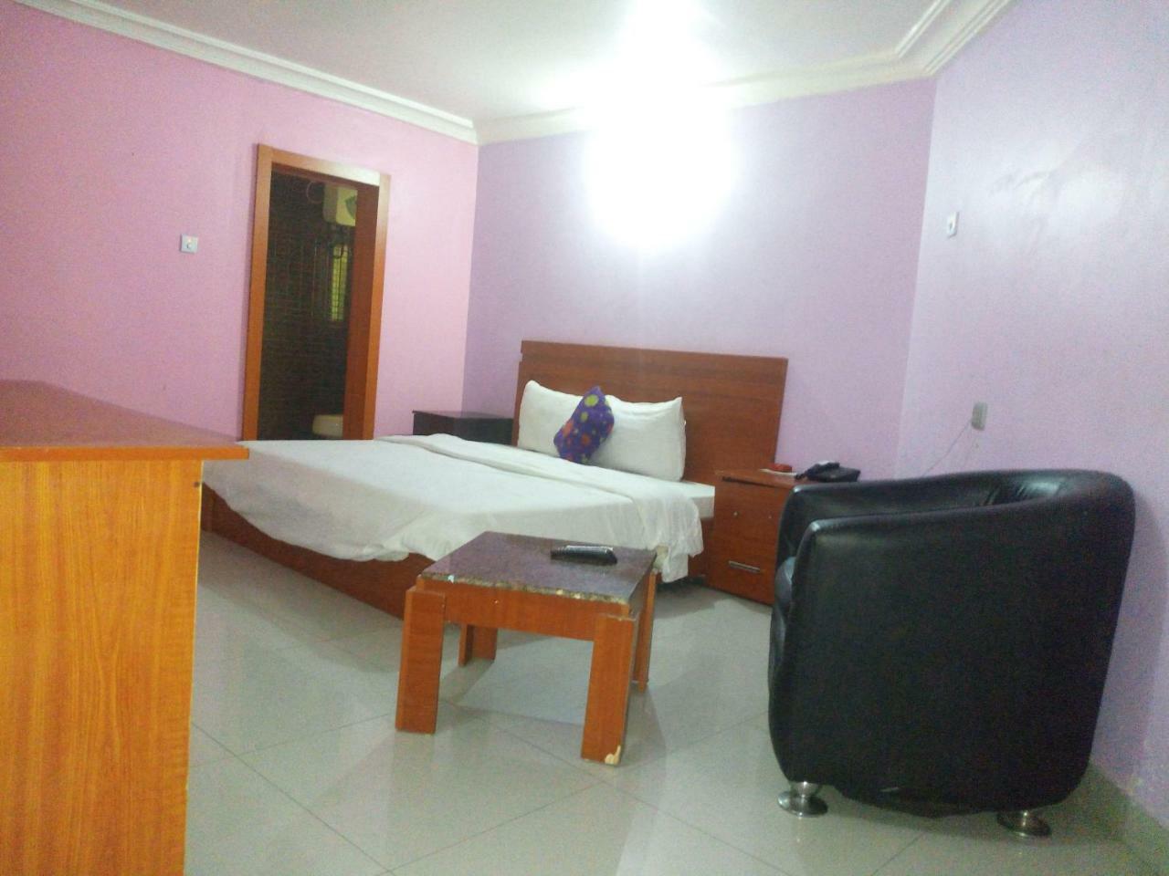 Flamingo Hotel Festac Town Экстерьер фото