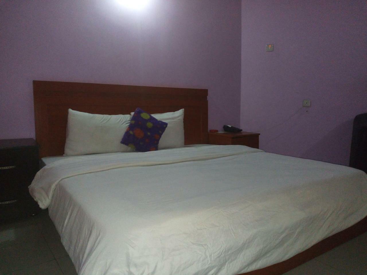 Flamingo Hotel Festac Town Экстерьер фото
