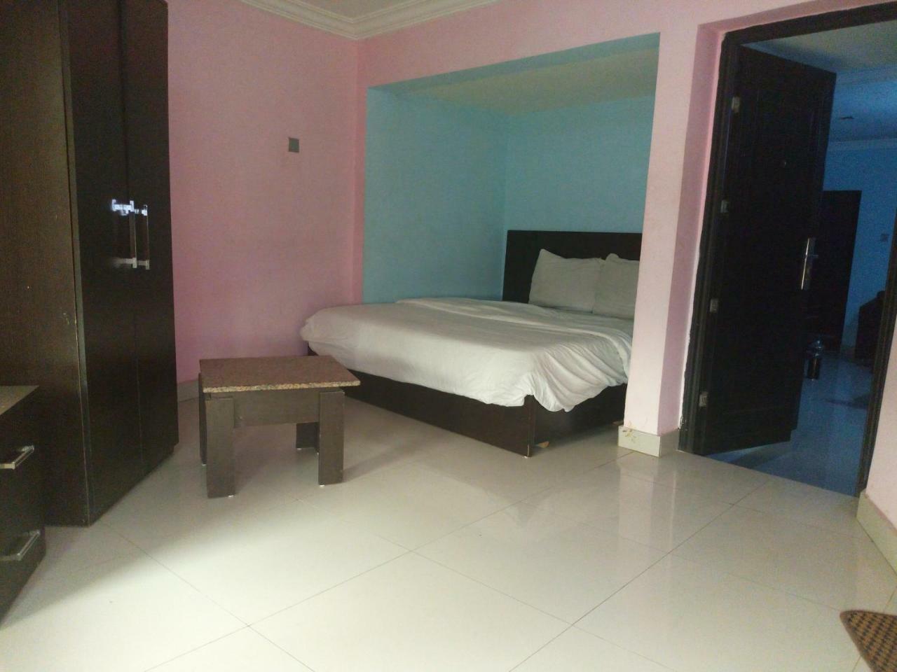 Flamingo Hotel Festac Town Экстерьер фото
