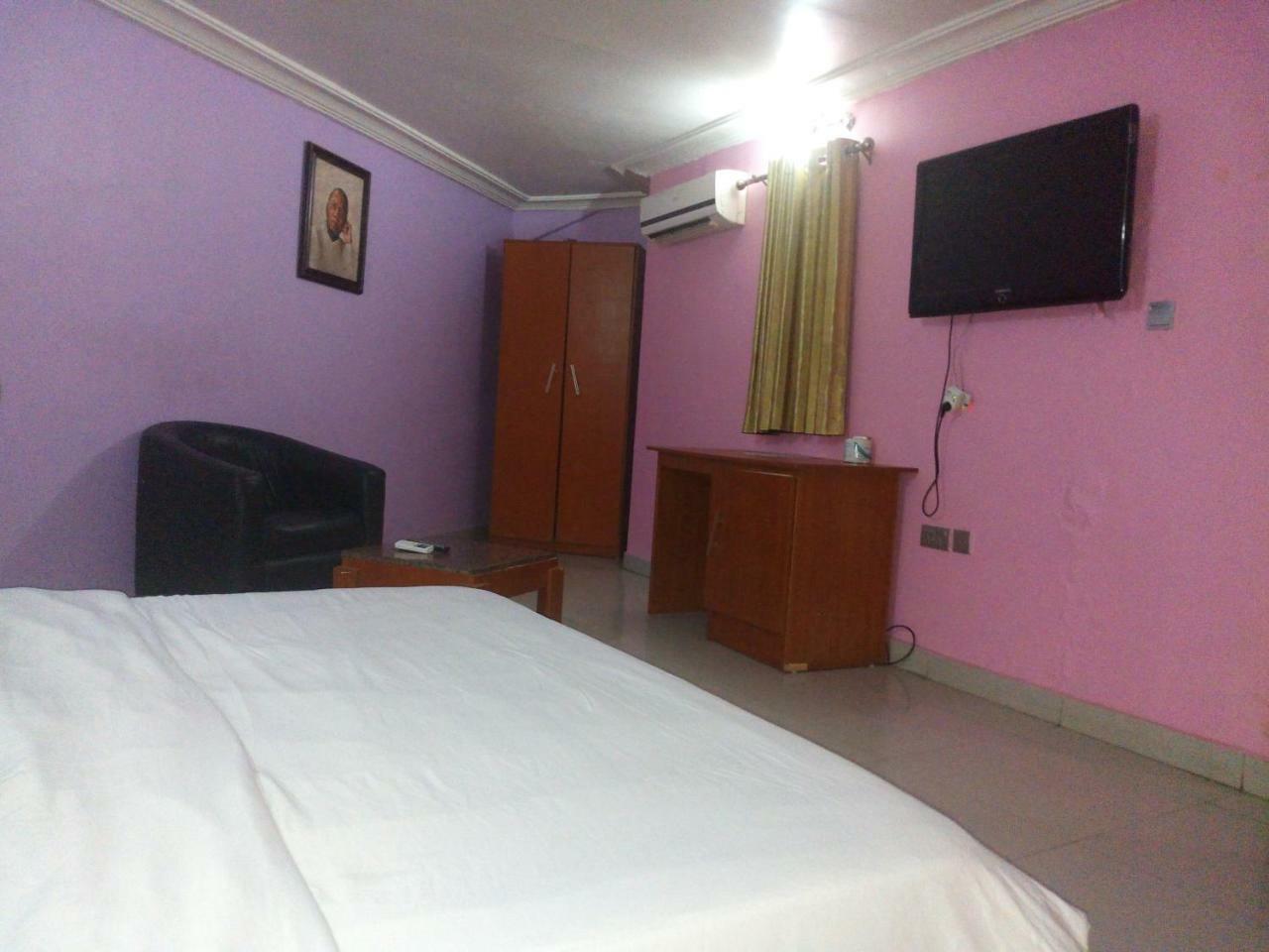 Flamingo Hotel Festac Town Экстерьер фото